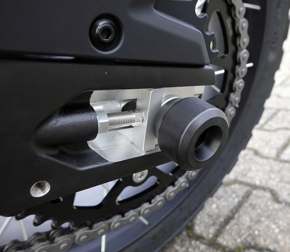 TMP Sturzpad Radachse / Schwingenprotektor vorne + hinten - CFMoto MT 450 - 161598
