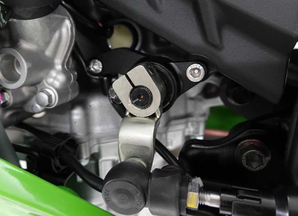 TMP Schaltwellenabstützung schwarz - Kawasaki ZX4R /RR Ninja 2023-26