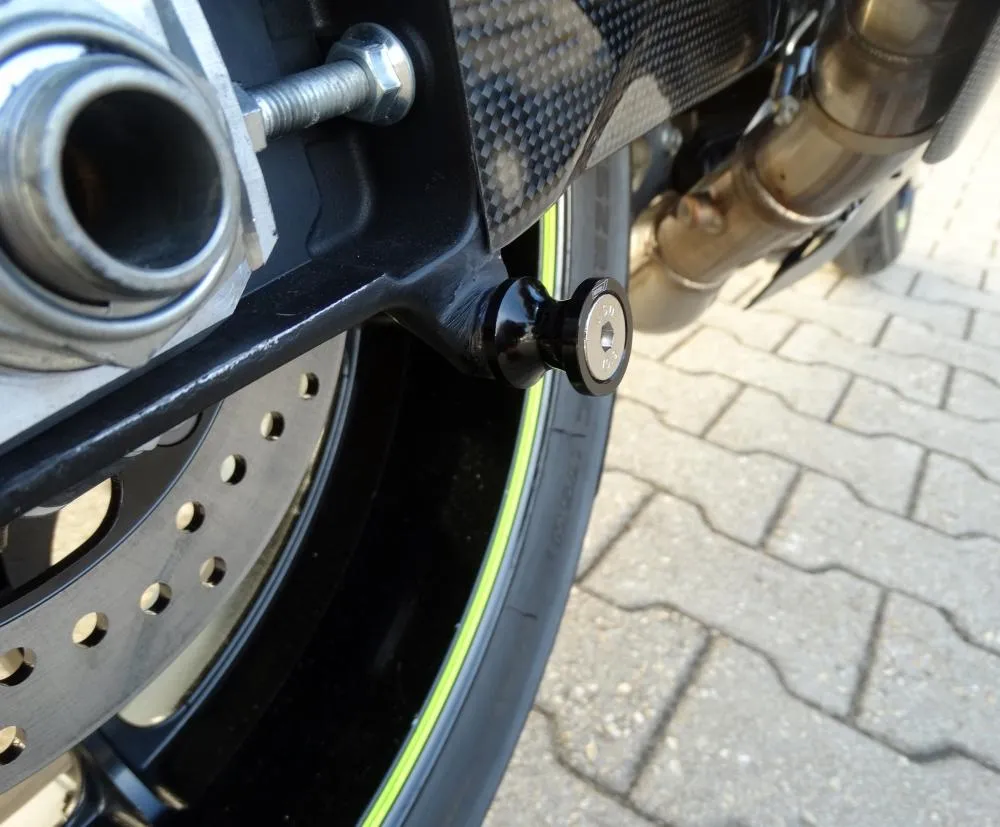 Staenderaufnahmen_M8_schwarz_am_Fahrzeug Ständeraufnahmen Bobbins M8 schwarz