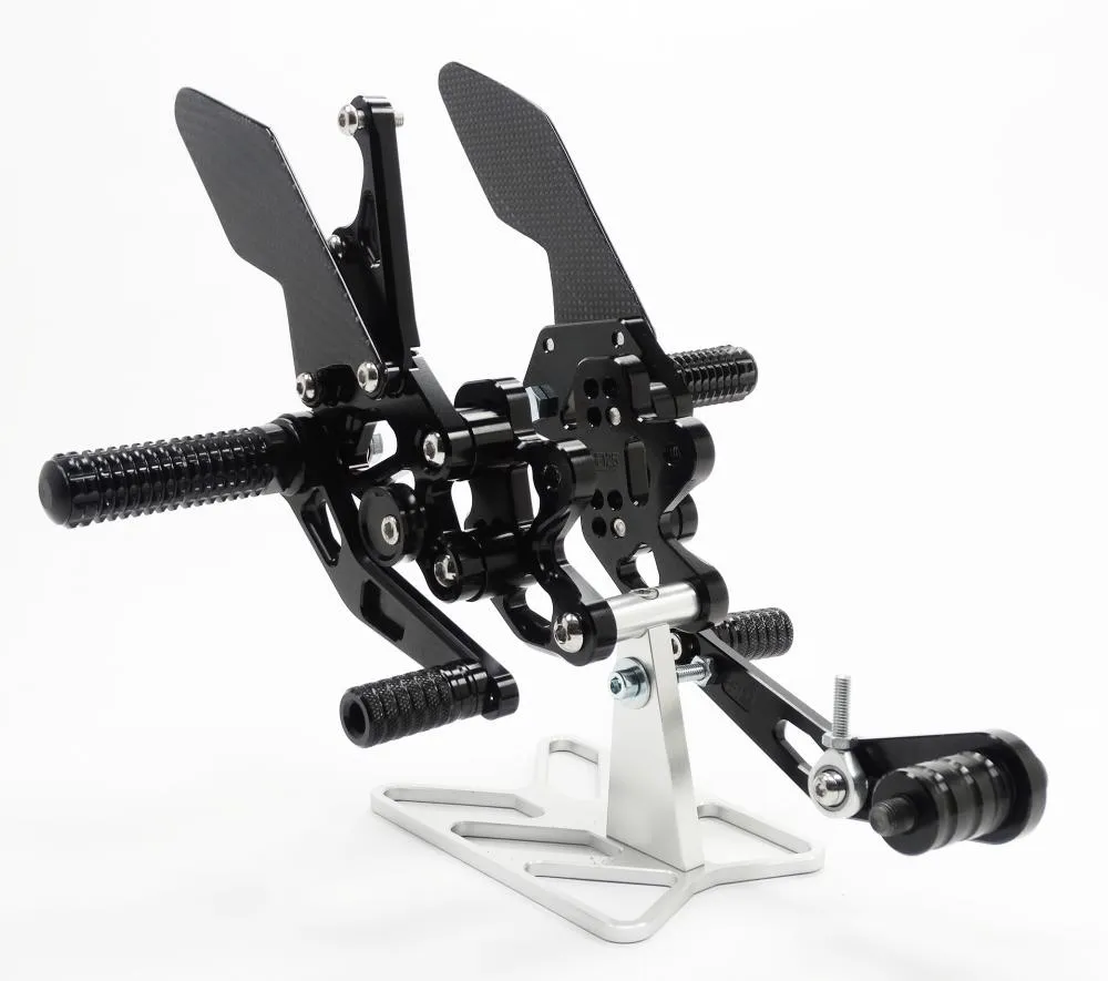TMP_Fussrastenanlage_Suzuki_GSX_R_600_750_2011__rechte_mitte_ansicht TMP Racing Fußrastenanlage Factory schwarz Suzuki GSX-R 600 750 2011-